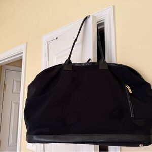HOBO Classic Black Tote with Zipper Pocket